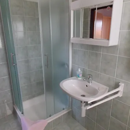 Gasthuis And With Parking Space Barbat, Rab - 4862 3*