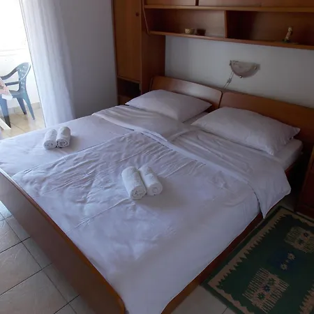 And With Parking Space Barbat, Rab - 4862 3* Barbat na Rabu