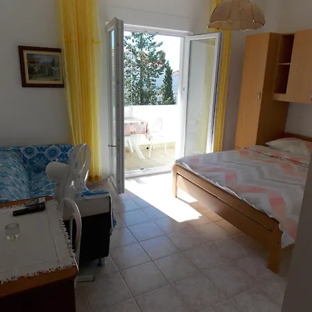 And With Parking Space Barbat, Rab - 4862 Vendégház 3*