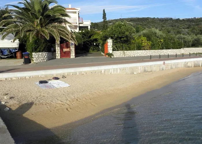 Penzion And With Parking Space Barbat, Rab - 4862